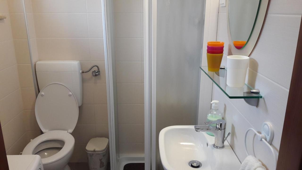 Apartment Nena- Apartman Sa Posebnim Ulazom U Prizemlju, Terasom I Zelenom Okucnicom Rakotule Luaran gambar