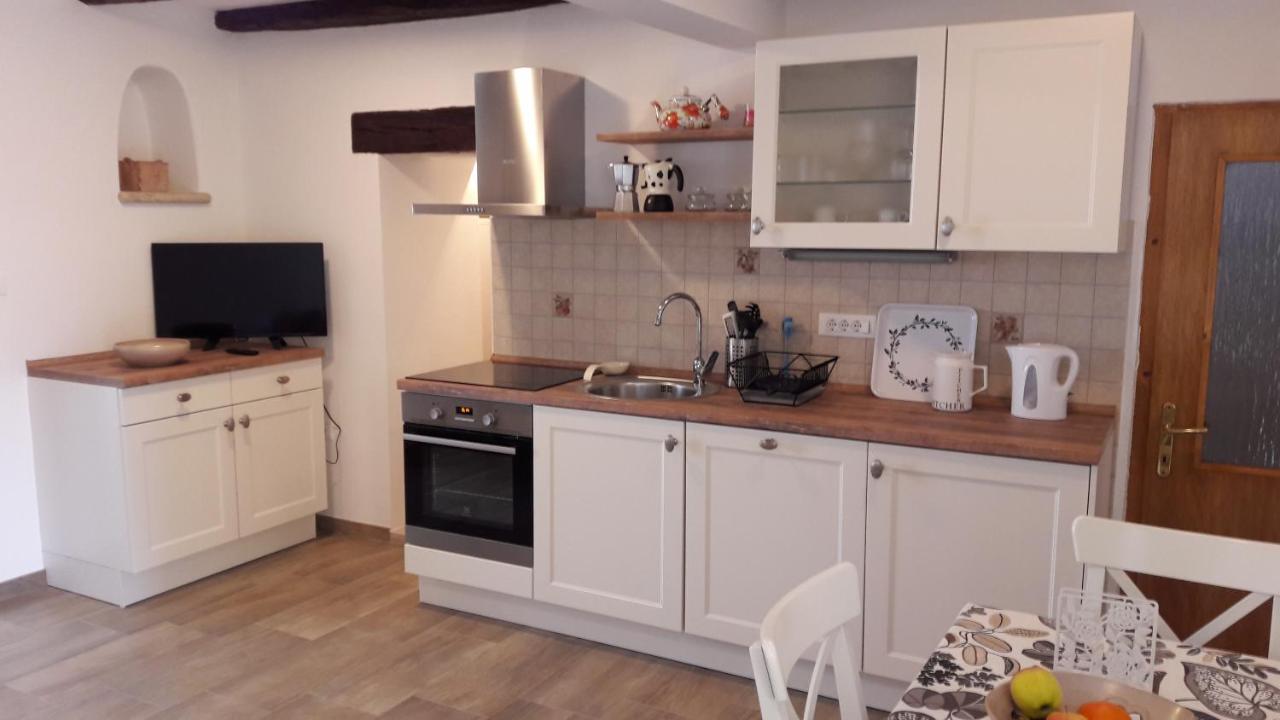 Apartment Nena- Apartman Sa Posebnim Ulazom U Prizemlju, Terasom I Zelenom Okucnicom Rakotule Luaran gambar